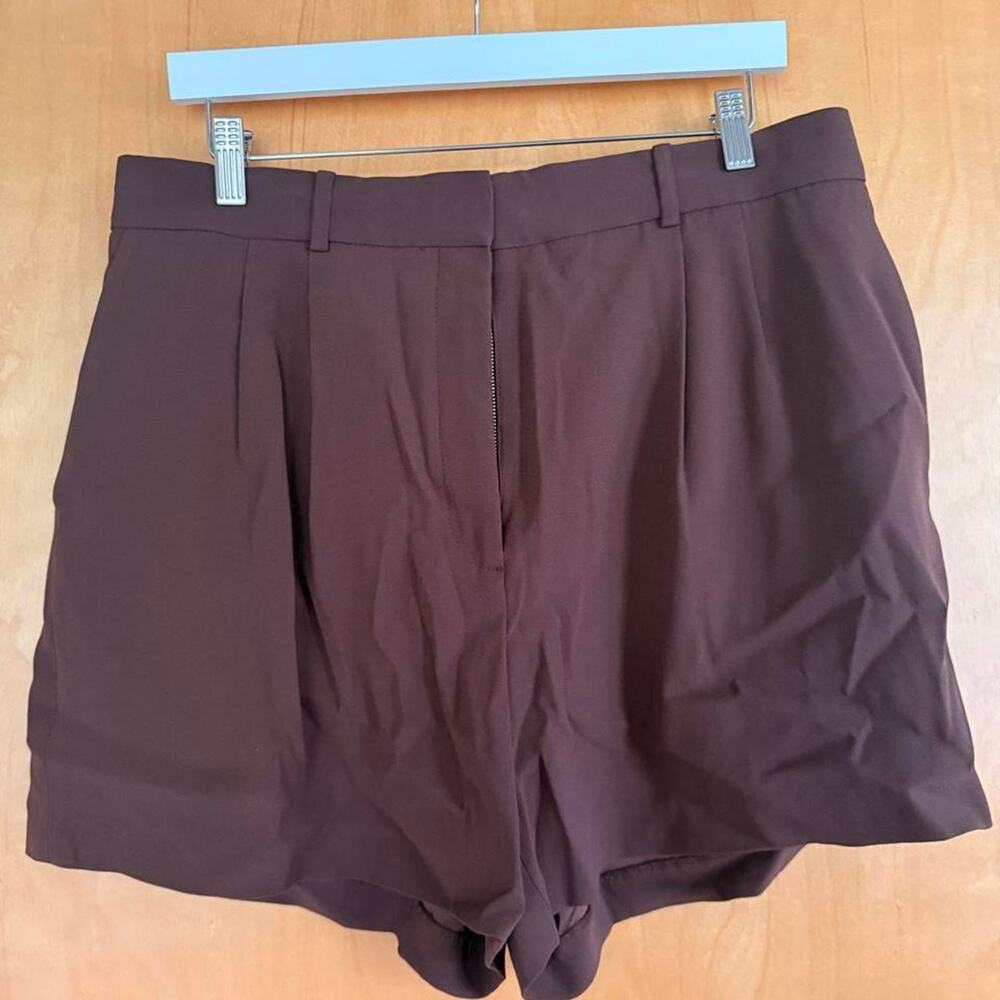 Brown trouser shorts from aritzia